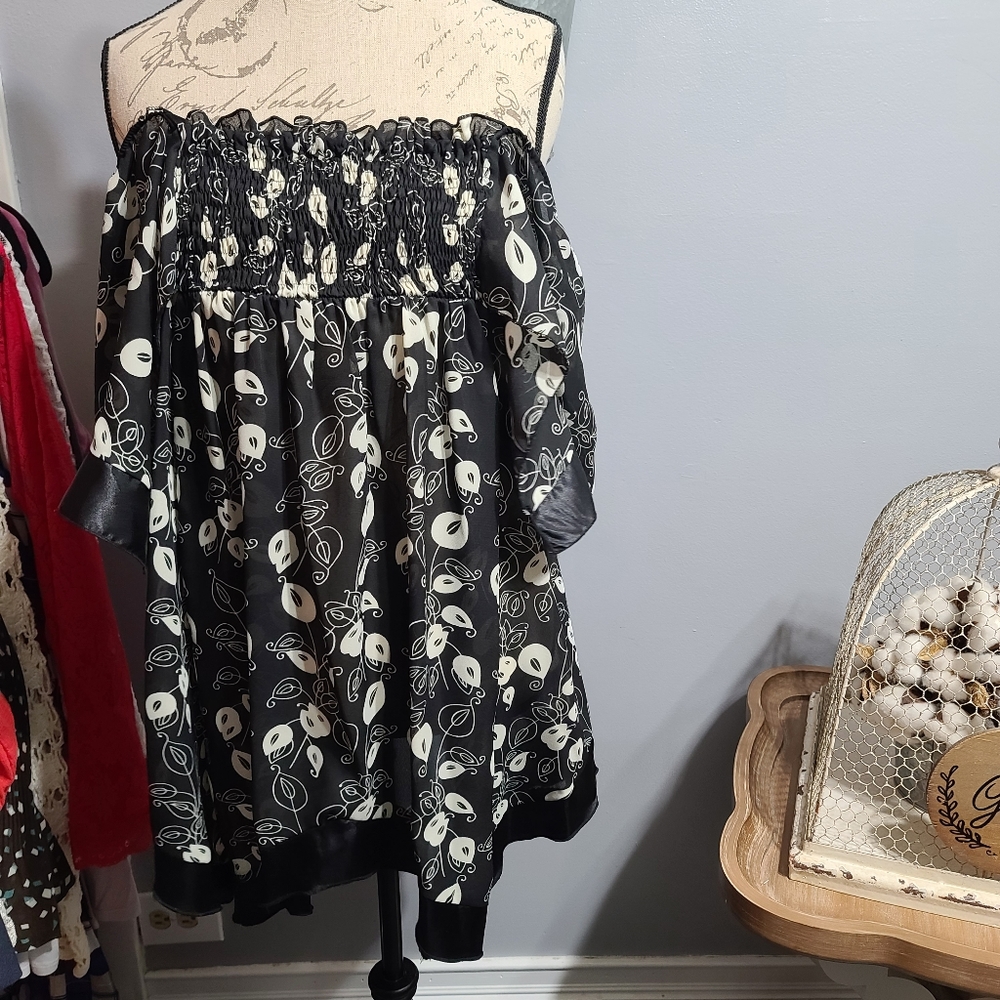 VINTAGE Agora Size L Black and White Top